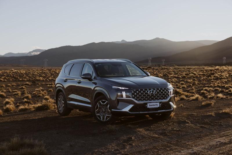 Hyundai Santa Fe goes the hybrid way | New Zealand Company Vehicle